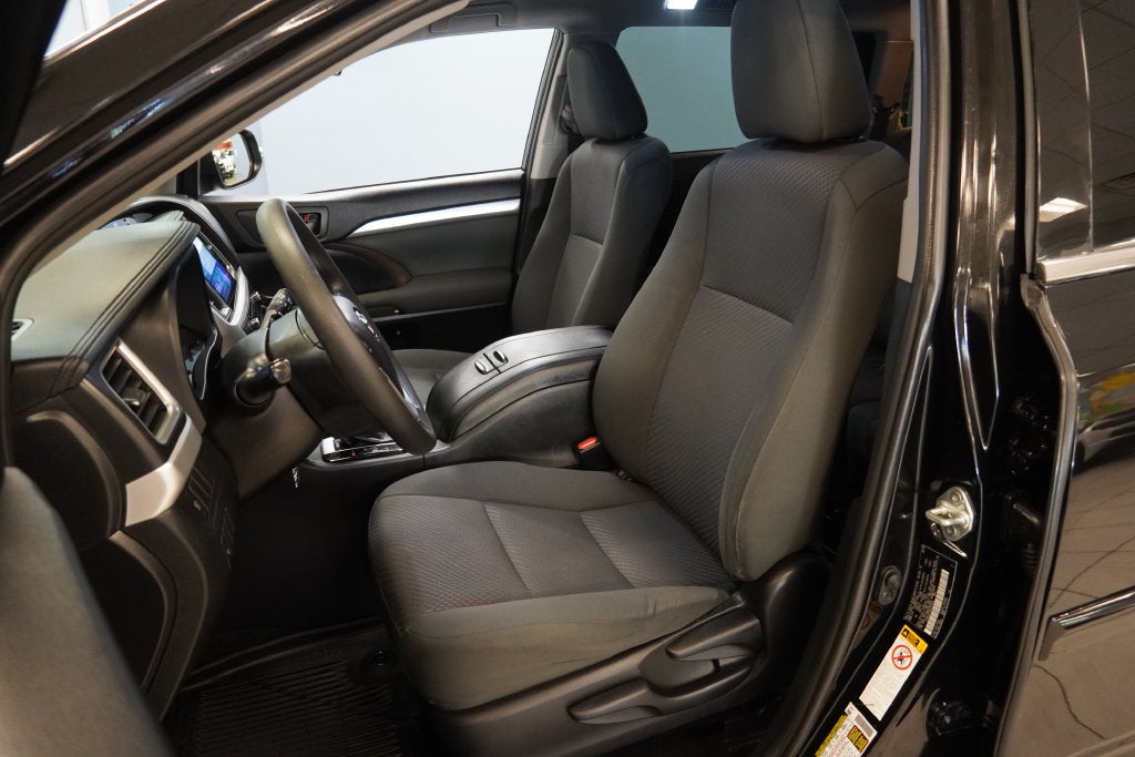 2019 Toyota Highlander LE ( AWD )