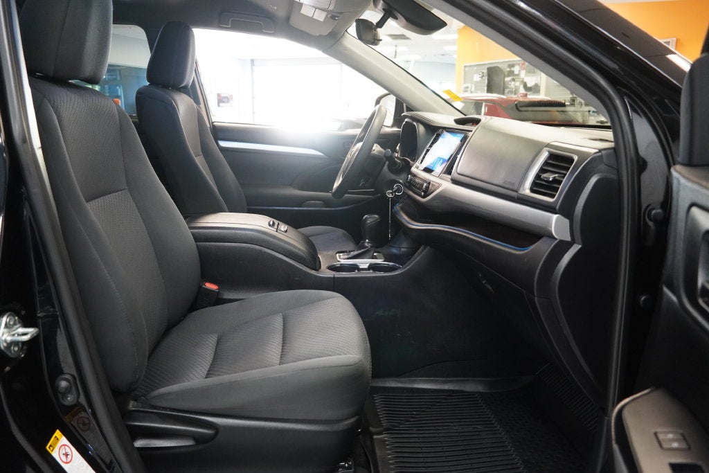 2019 Toyota Highlander LE ( AWD )