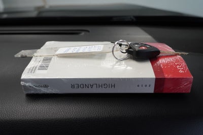 2019 Toyota Highlander LE ( AWD )