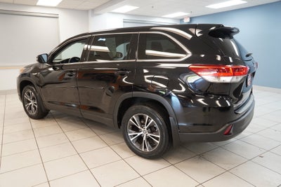 2019 Toyota Highlander LE ( AWD )