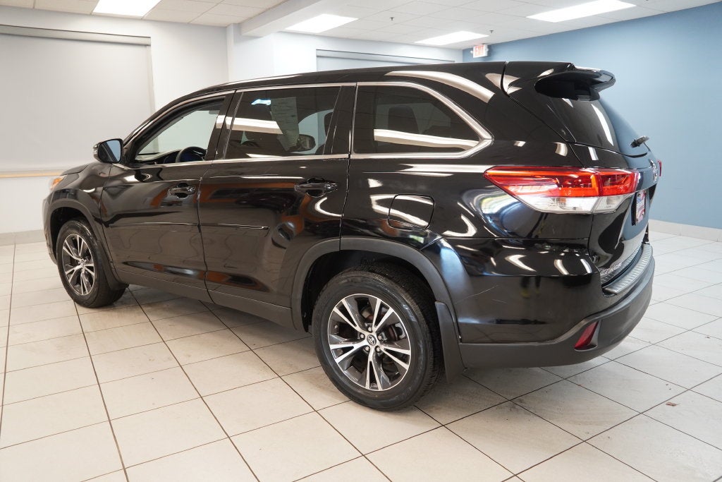 2019 Toyota Highlander LE ( AWD )