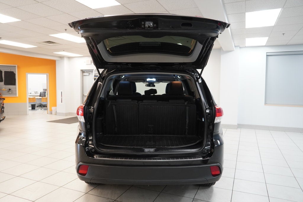 2019 Toyota Highlander LE ( AWD )