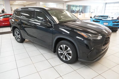 2022 Toyota Highlander XLE (AWD)
