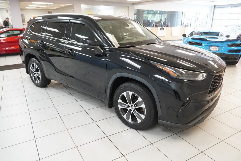 2022 Toyota Highlander XLE (AWD)