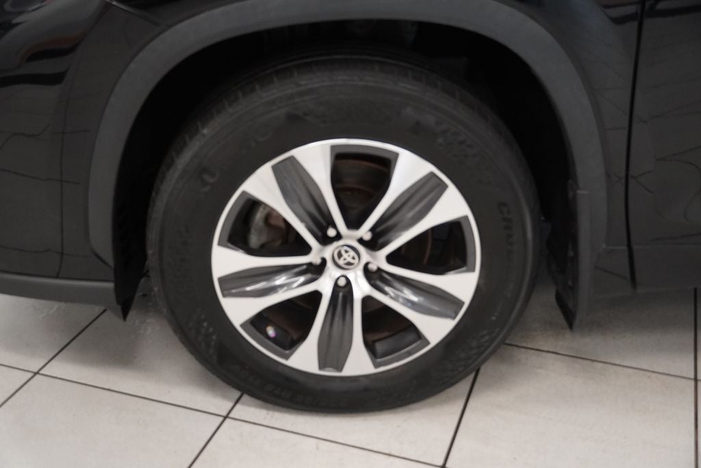 2022 Toyota Highlander XLE (AWD)