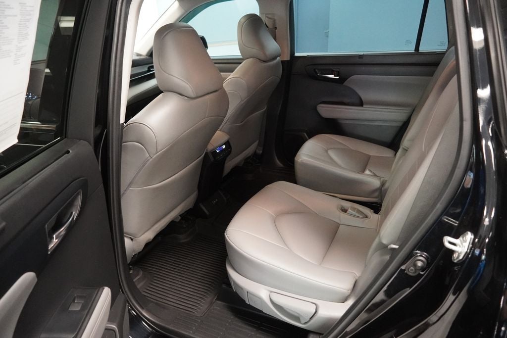 2022 Toyota Highlander XLE (AWD)