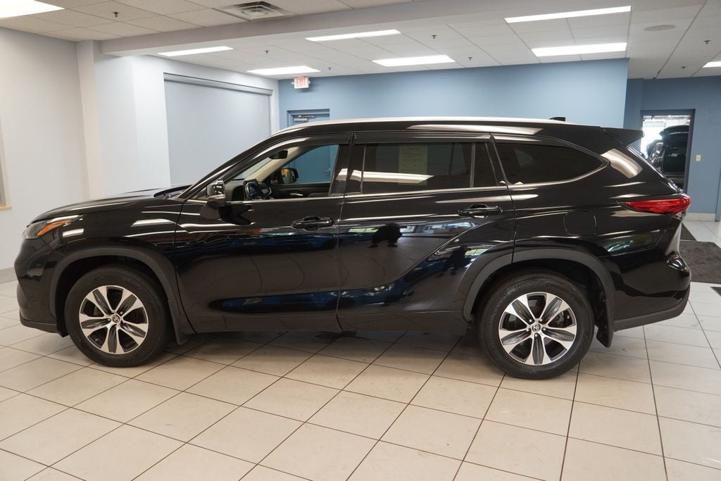 2022 Toyota Highlander XLE (AWD)