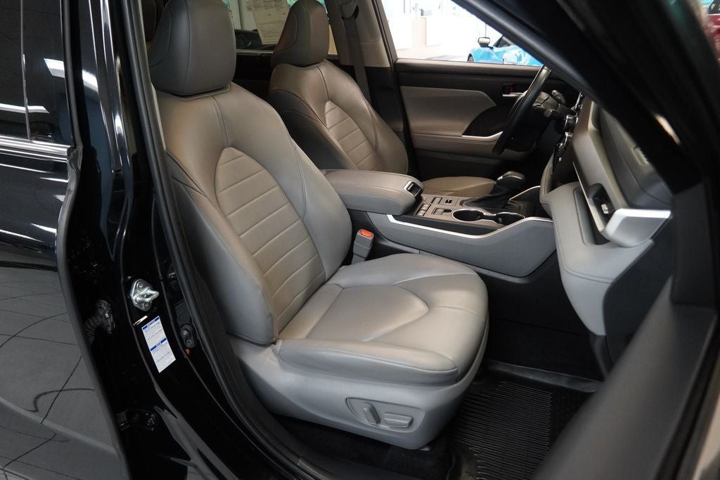 2022 Toyota Highlander XLE (AWD)