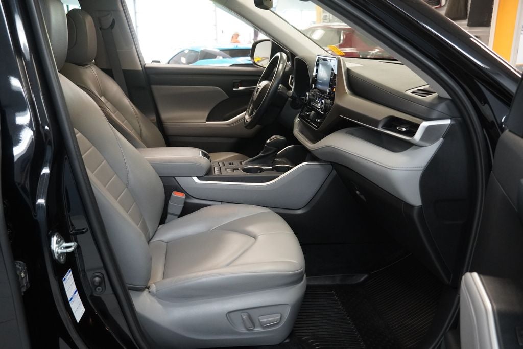 2022 Toyota Highlander XLE (AWD)