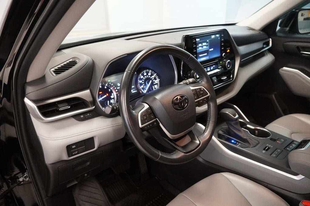 2022 Toyota Highlander XLE (AWD)