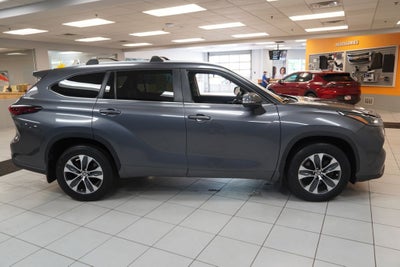 2024 Toyota Highlander XLE ( AWD )