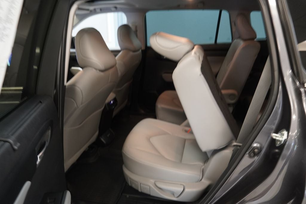2024 Toyota Highlander XLE ( AWD )