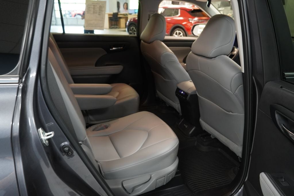 2024 Toyota Highlander XLE ( AWD )