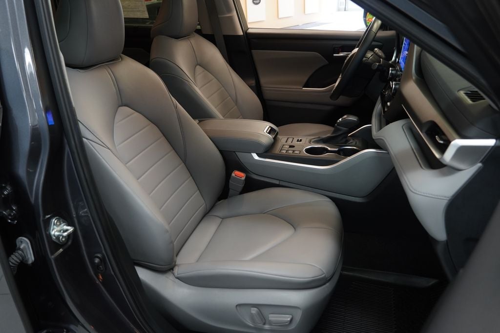 2024 Toyota Highlander XLE ( AWD )