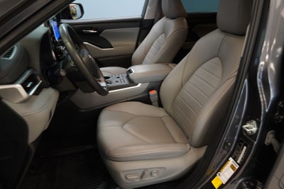 2024 Toyota Highlander XLE ( AWD )