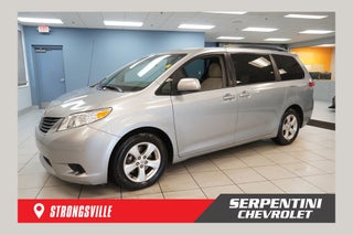 2014 Toyota Sienna LE 8 Passenger