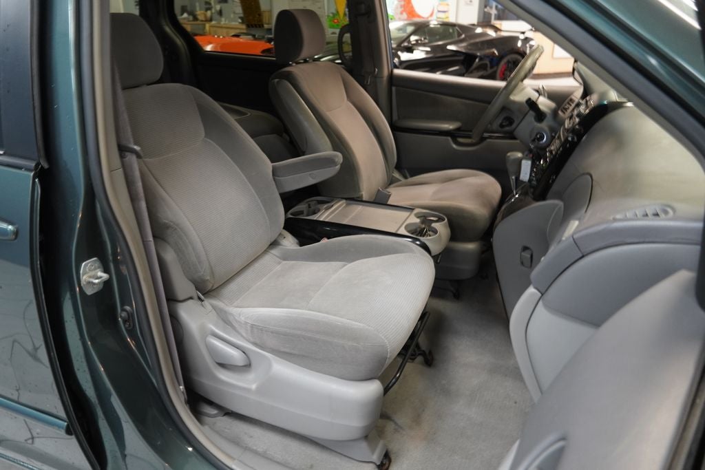 2004 Toyota Sienna ( PRE - AUCTION SPECIAL )