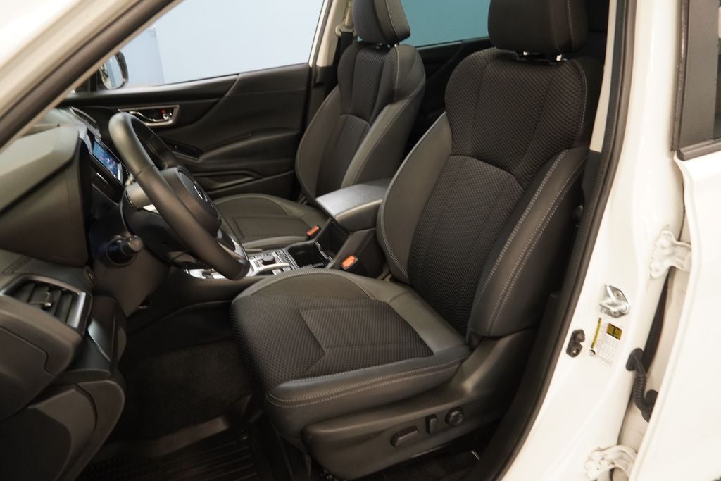 2023 Subaru Forester Premium AWD