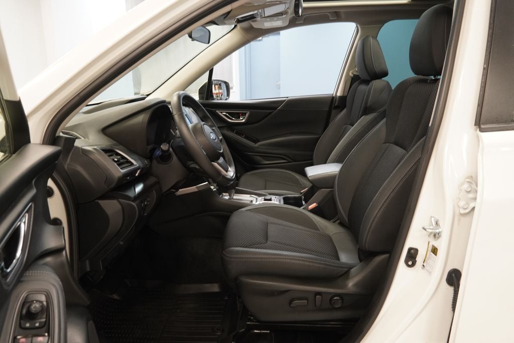 2023 Subaru Forester Premium AWD