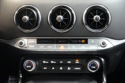 2018 Kia Stinger GT2 (AWD)
