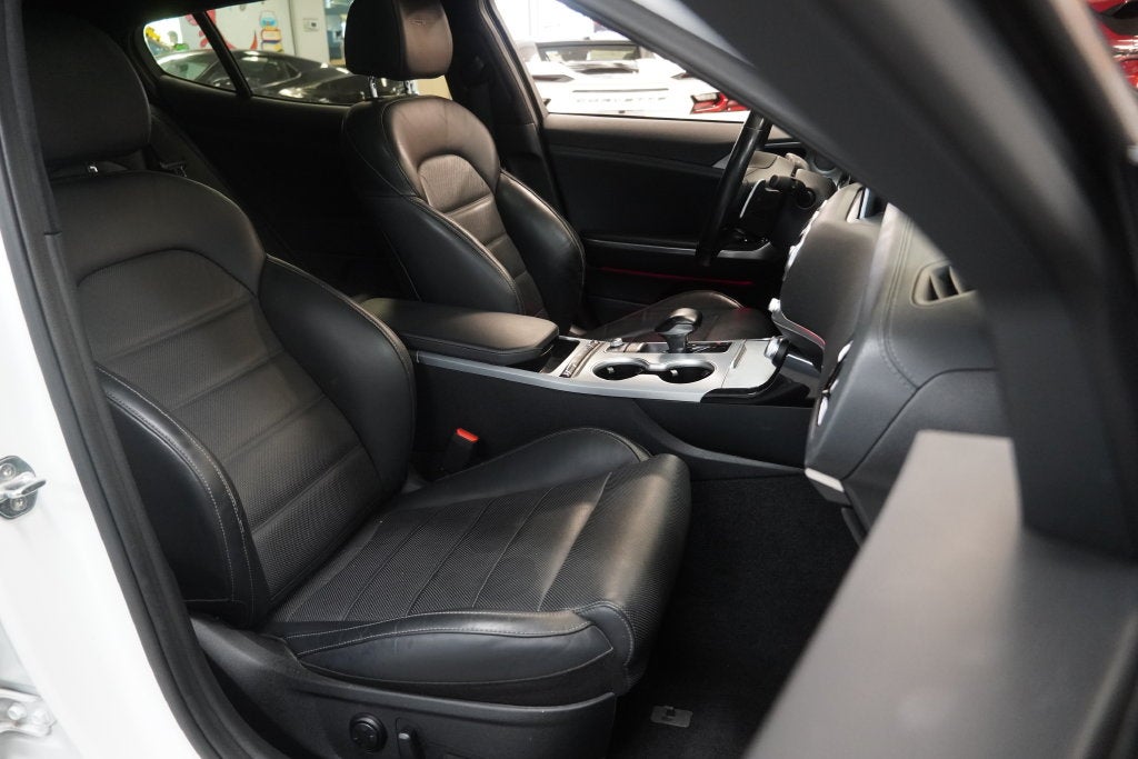 2018 Kia Stinger GT2 (AWD)
