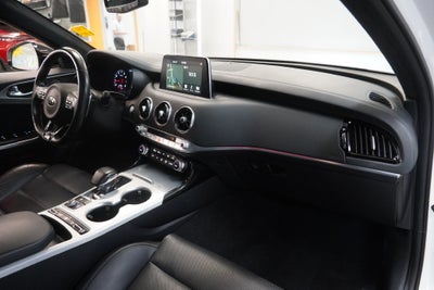 2018 Kia Stinger GT2 (AWD)