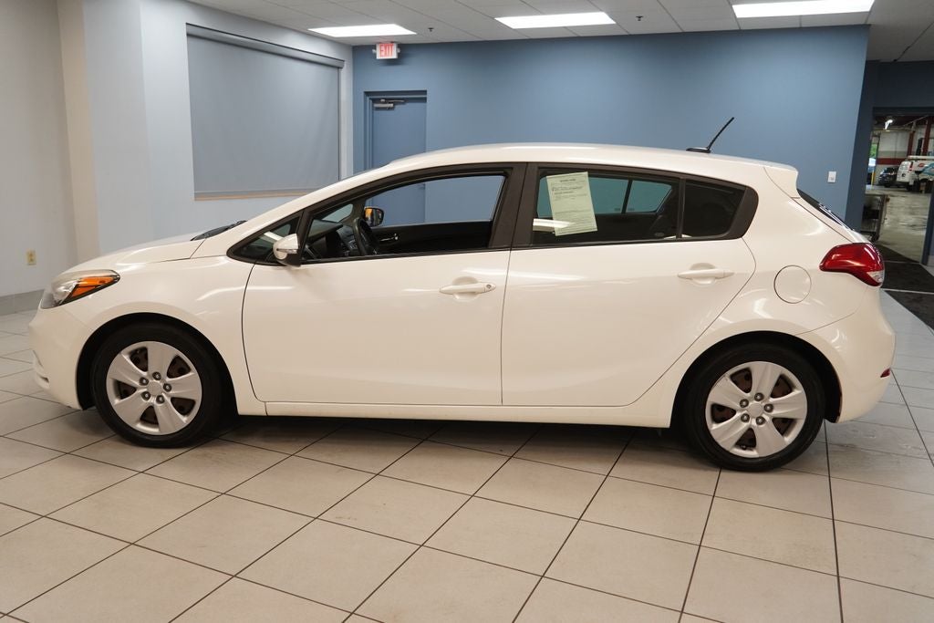 Used 2016 Kia Forte5 LX with VIN KNAFK5A86G5621663 for sale in Middleburg Heights, OH