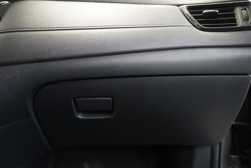 2019 Nissan Rogue SV ( AWD )