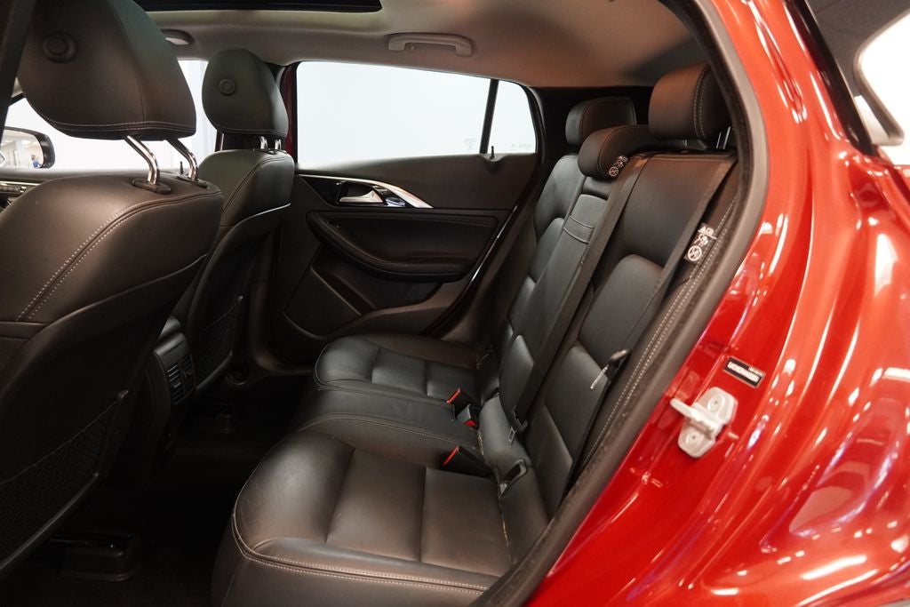 2017 INFINITI QX30 Premium ( AWD )