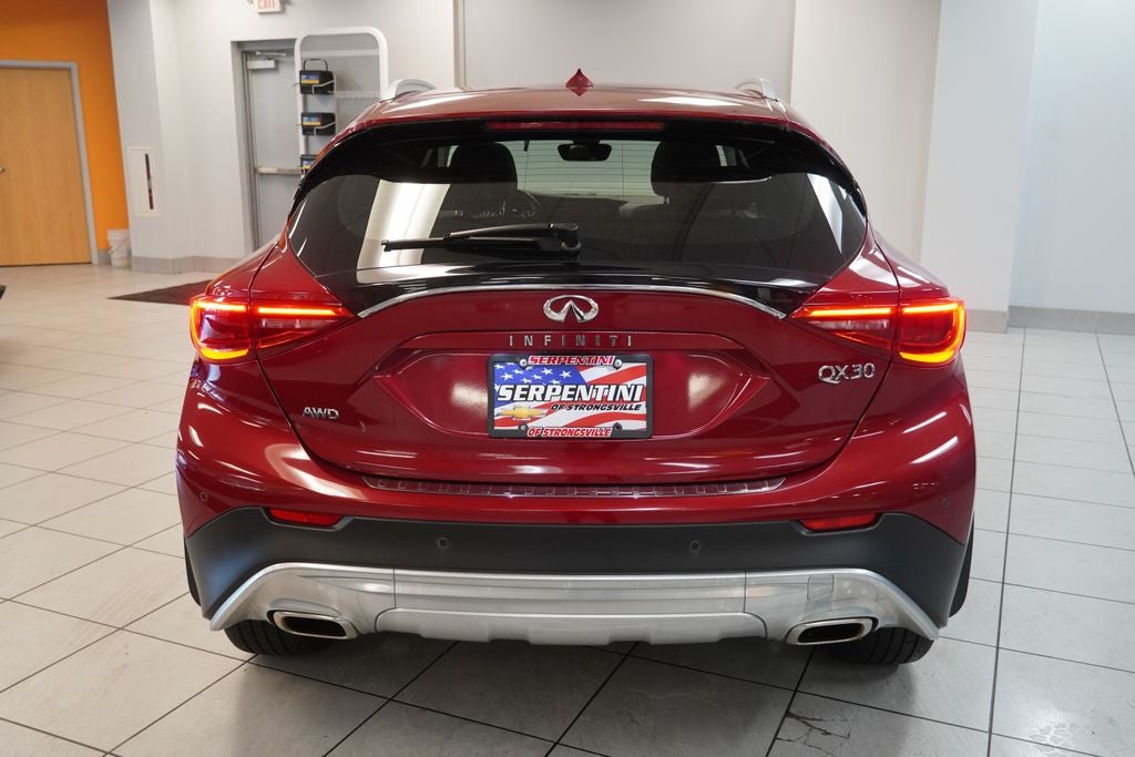 2017 INFINITI QX30 Premium ( AWD )