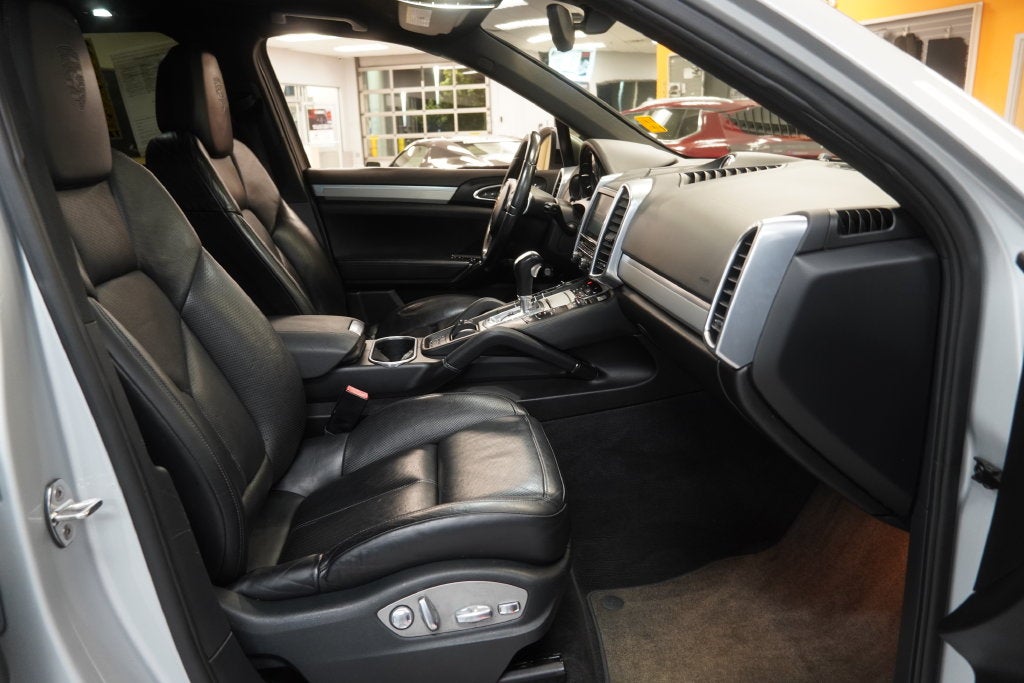 2012 Porsche Cayenne ( AWD ) ( PRE-AUCTION ) SPECIAL