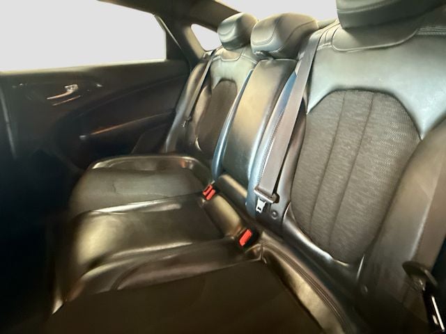 2016 Chrysler 200 S