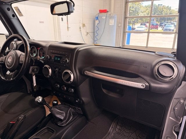 2017 Jeep Wrangler Unlimited Sahara STICK SHIFT 1-OWNER