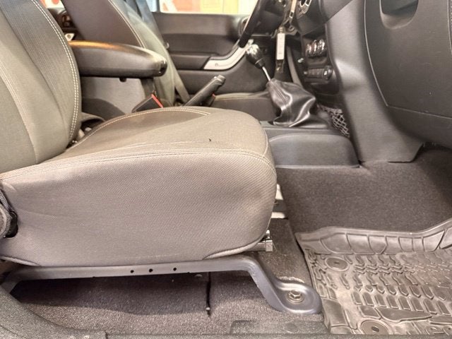 2017 Jeep Wrangler Unlimited Sahara STICK SHIFT 1-OWNER