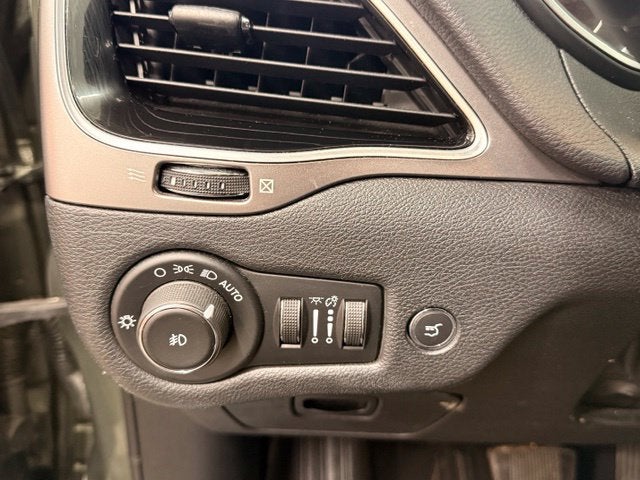 2020 Jeep Cherokee Limited AWD w/ Pwr Liftgate
