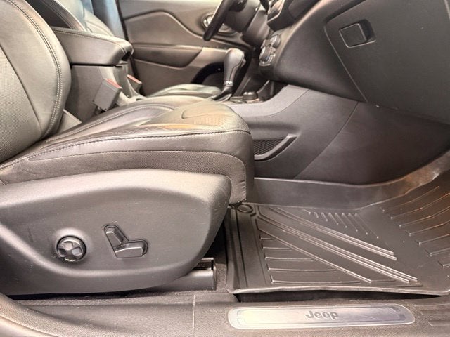 2020 Jeep Cherokee Limited AWD w/ Pwr Liftgate