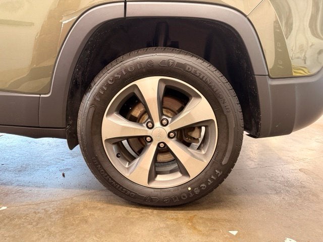 2020 Jeep Cherokee Limited AWD w/ Pwr Liftgate