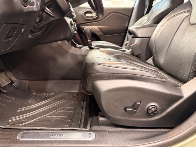 2020 Jeep Cherokee Limited AWD w/ Pwr Liftgate