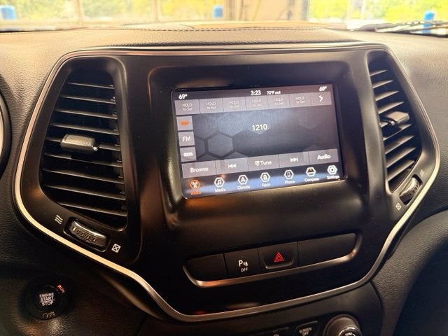 2019 Jeep Cherokee Latitude Plus AWD w/ Remote Start