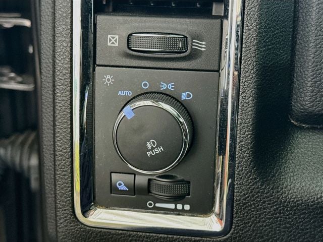2015 RAM 1500 Laramie w/ Cooled Seats