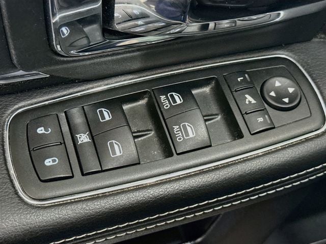 2015 RAM 1500 Laramie w/ Cooled Seats