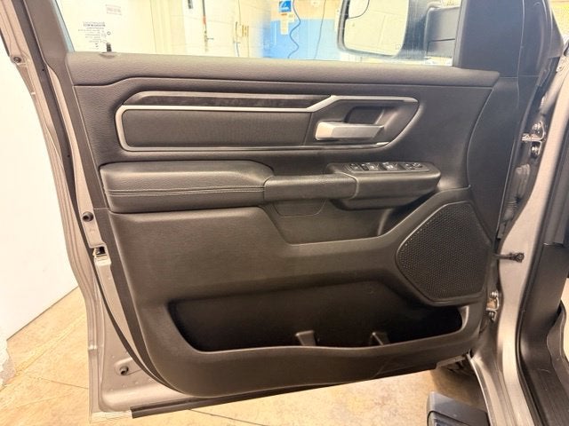 2024 RAM 1500 Big Horn/Lone Star 5.7L Hemi V8 w/ Blind Spot Alert