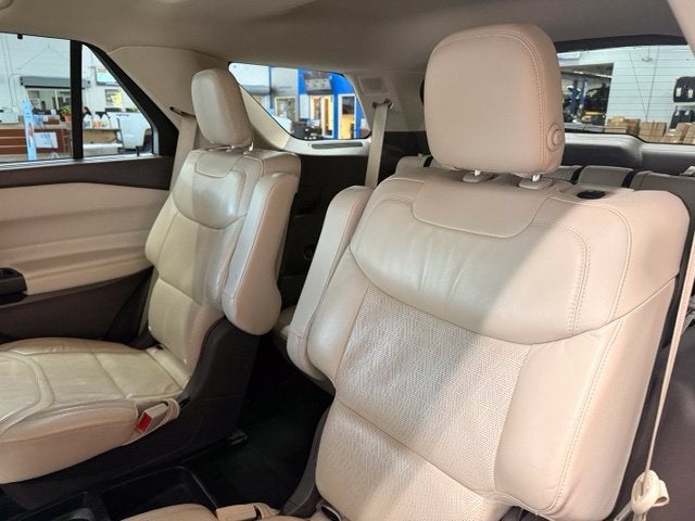 2020 Ford Explorer Platinum w/ Blind Spot Alert
