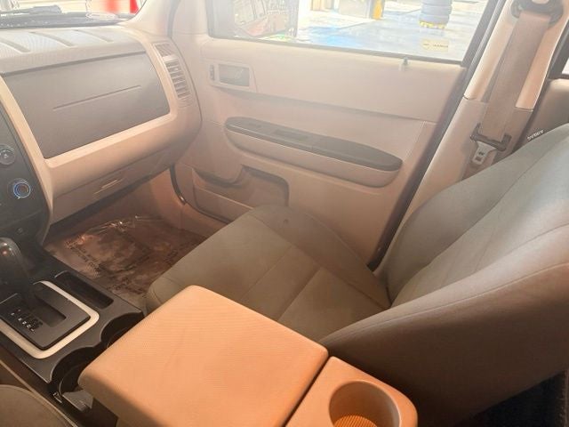 2010 Ford Escape XLS