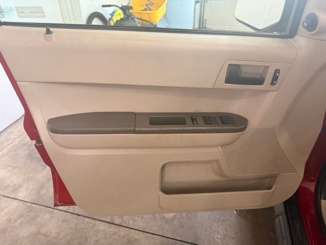2010 Ford Escape XLS