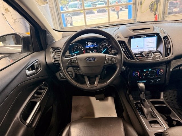 2017 Ford Escape Titanium 4x4 w/ Collision Alert