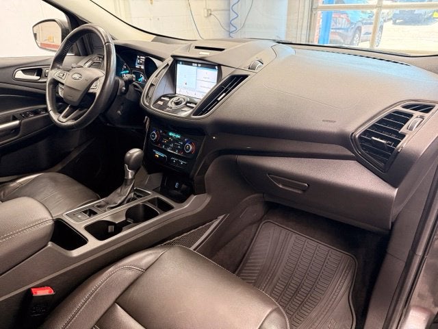 2017 Ford Escape Titanium 4x4 w/ Collision Alert