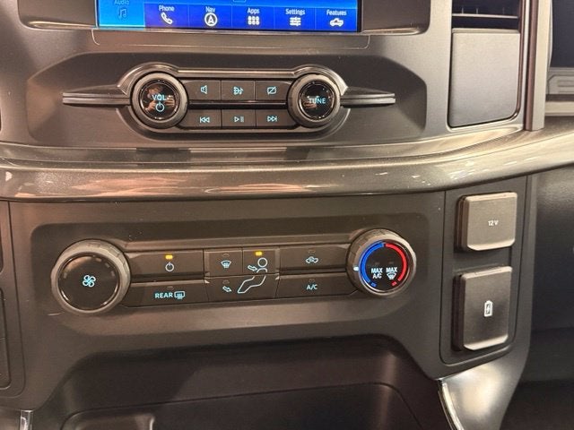 2022 Ford F-150 XL w/ Navigation