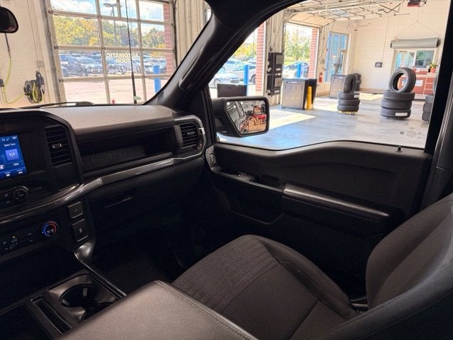2022 Ford F-150 XL w/ Navigation