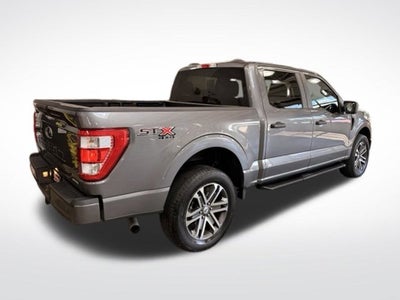 2022 Ford F-150 XL w/ Navigation